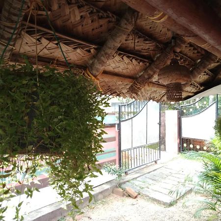 Hôtel Mango Palace à Varkala Extérieur photo