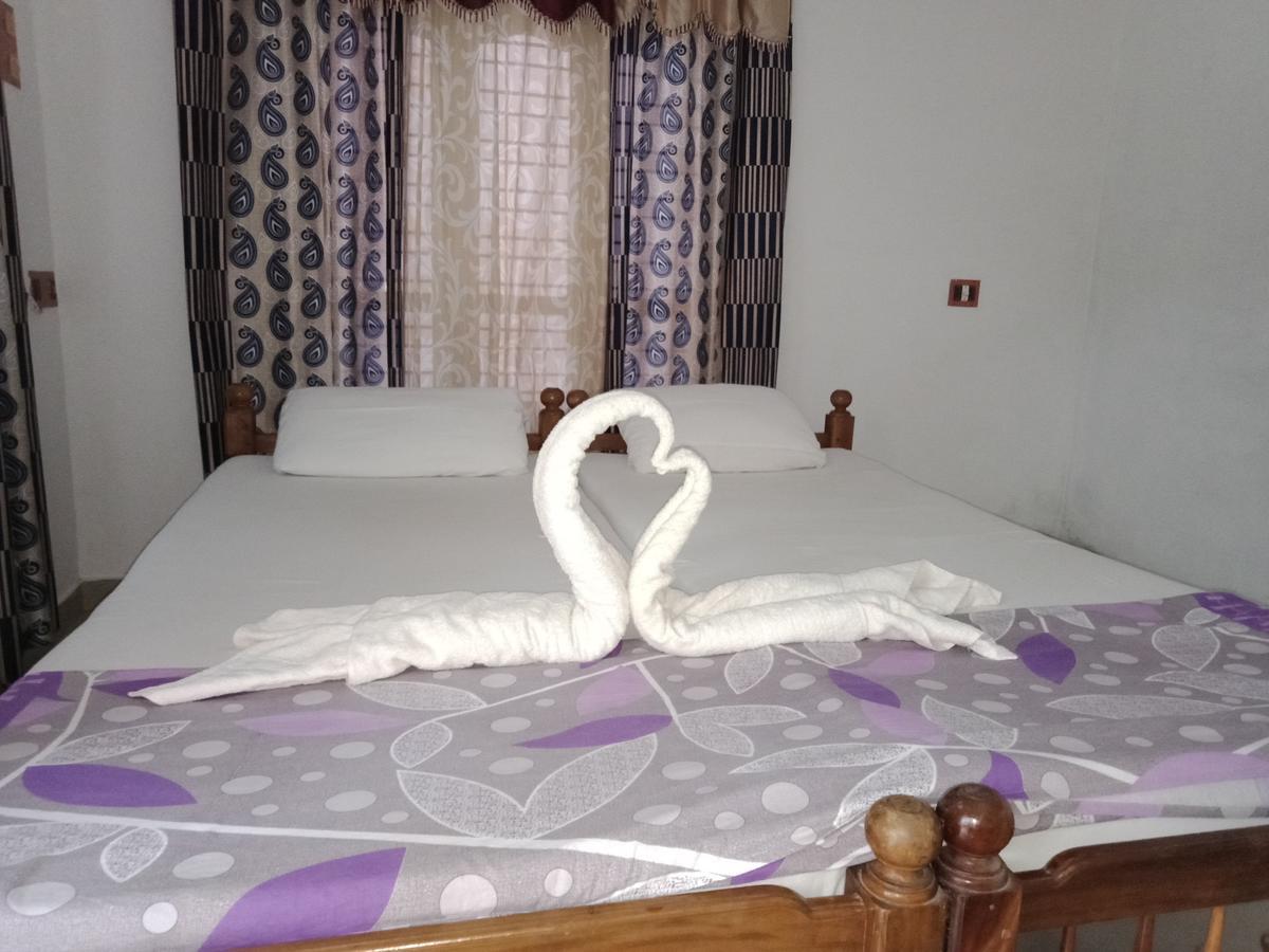 Hôtel Mango Palace à Varkala Extérieur photo