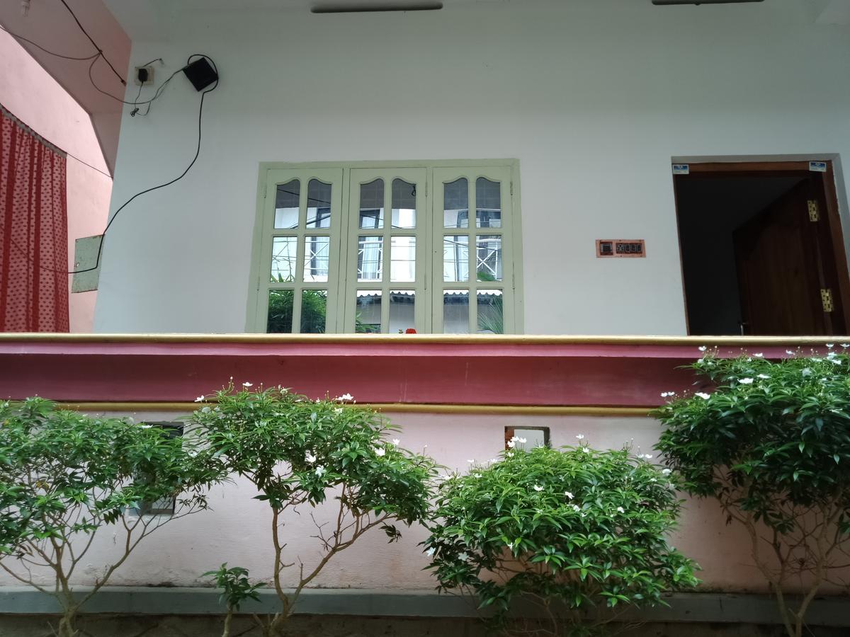 Hôtel Mango Palace à Varkala Extérieur photo