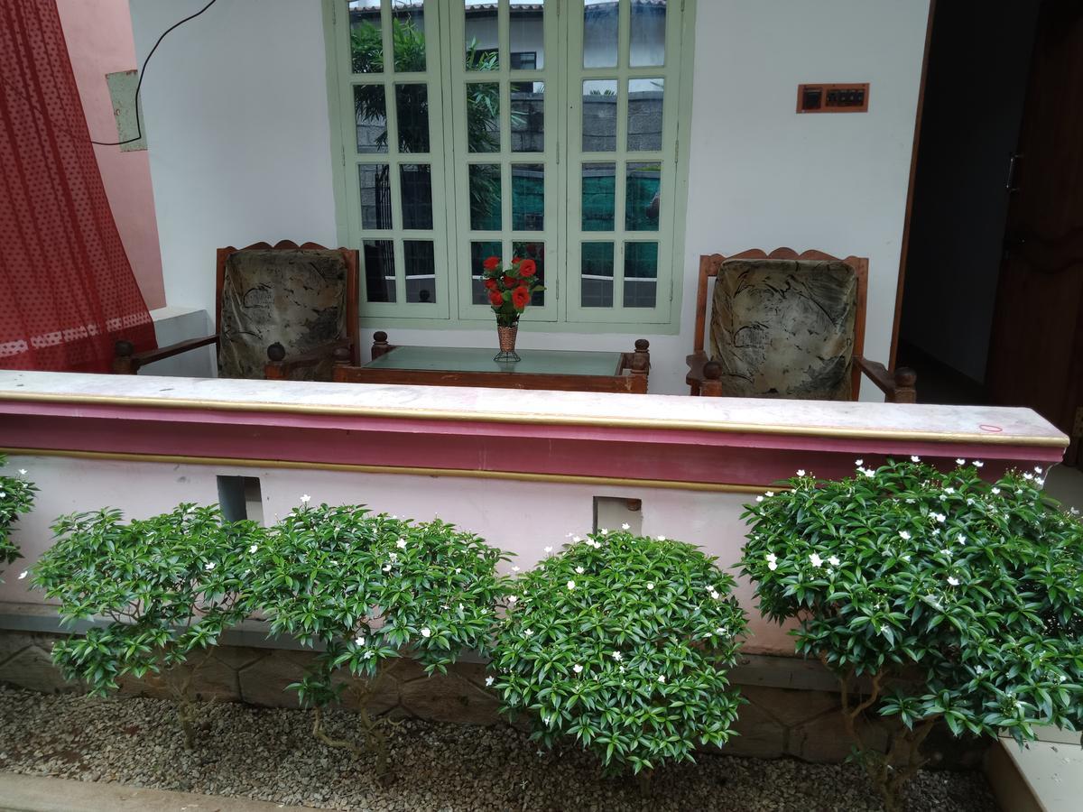 Hôtel Mango Palace à Varkala Extérieur photo