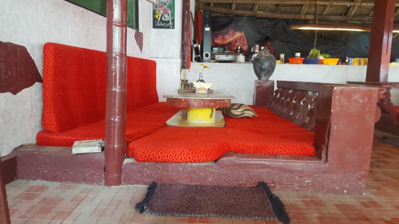 Hôtel Mango Palace à Varkala Extérieur photo